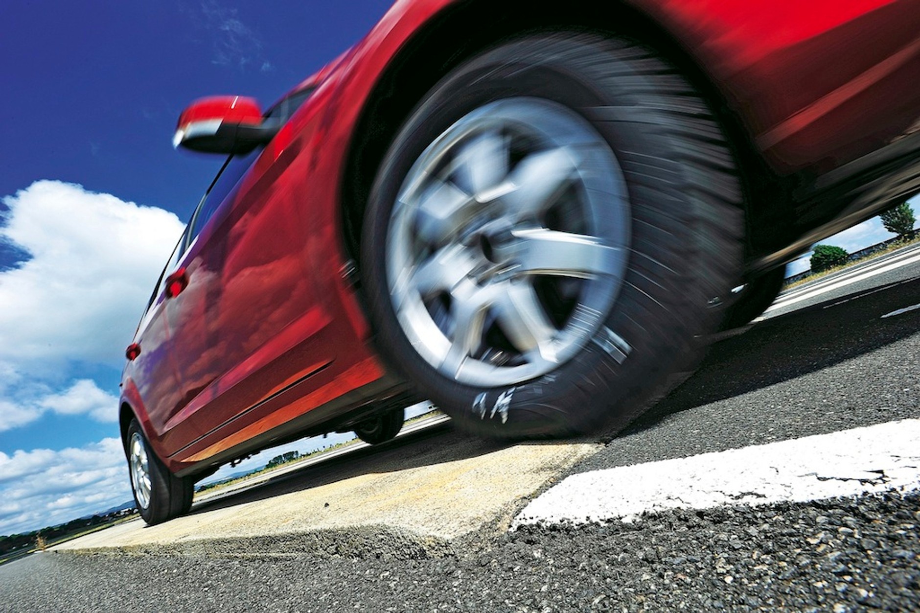 Jak kupować opony - wybierz najlepsze i nie przepłać!