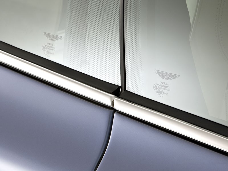 Aston Martin Rapide: cena od 139.950 funtów