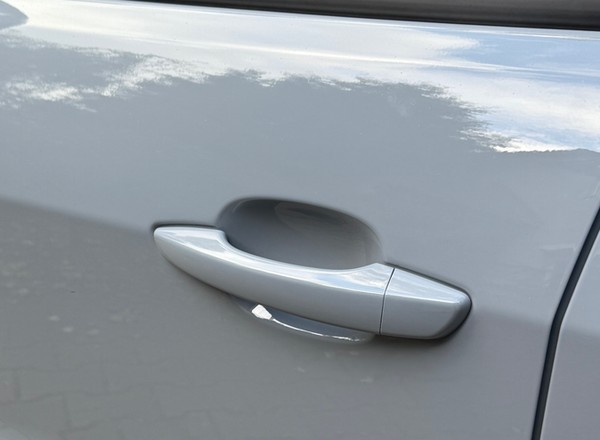 Każdy samochód ma tajny zamek w drzwiach.  Czy wiesz, gdzie go szukać?