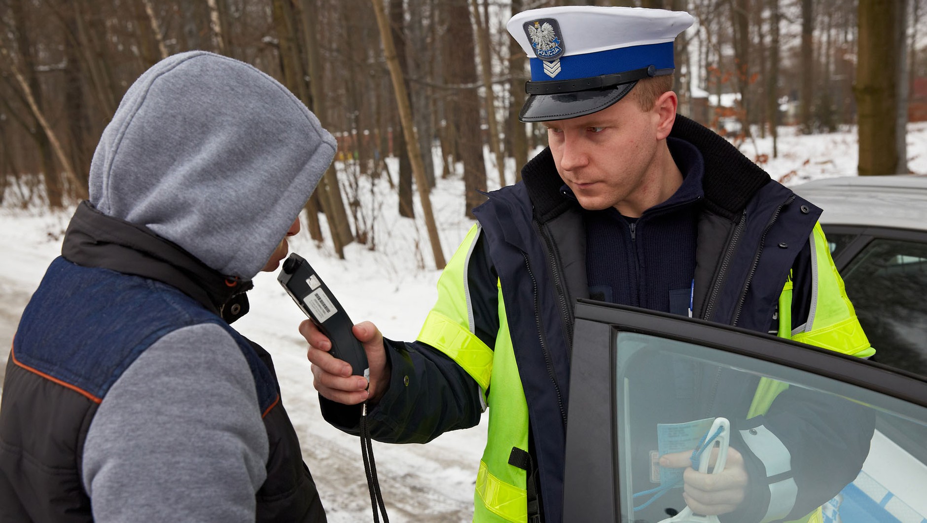 Badanie alkomatem ręcznym