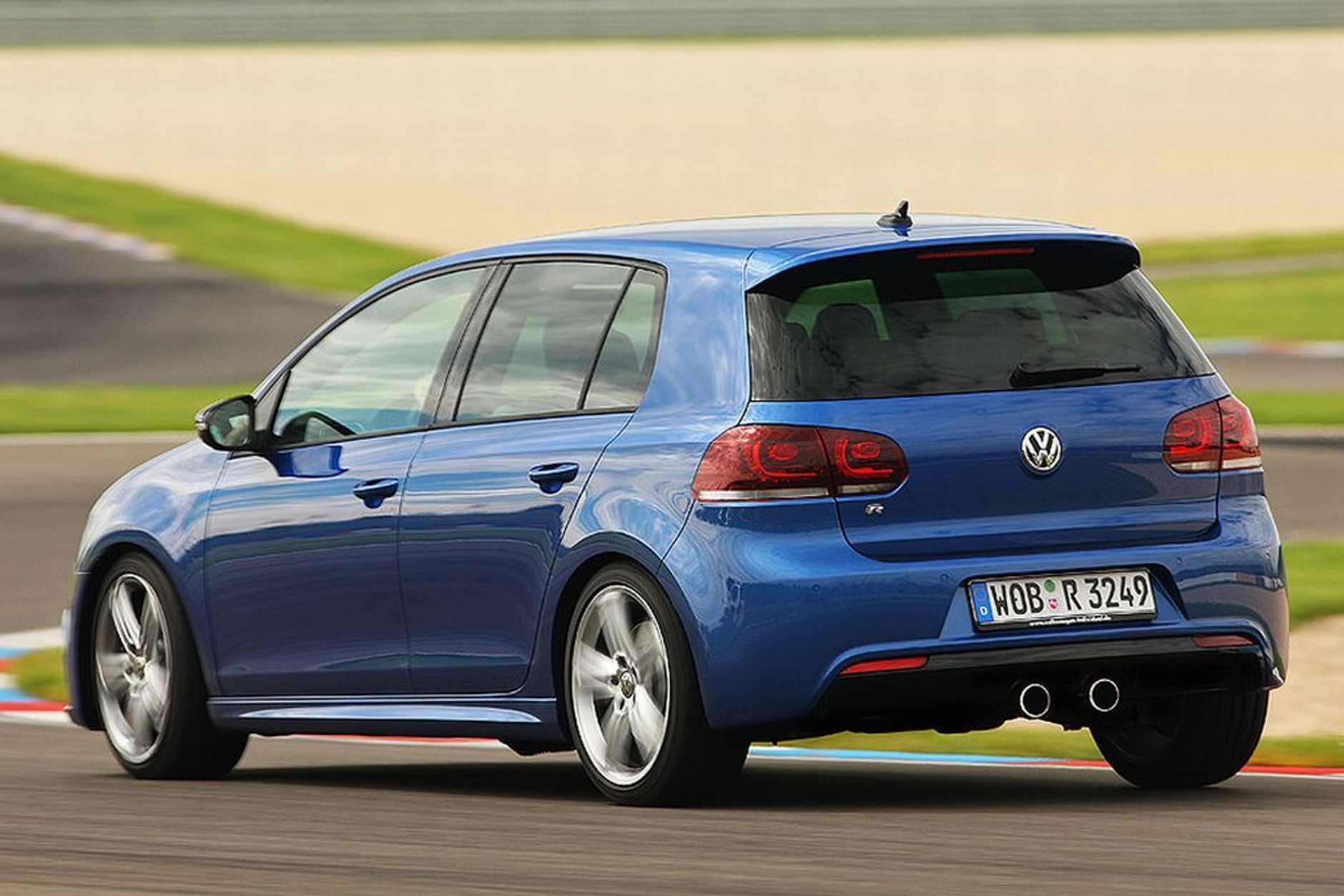 VW Golf R - Najgorętszy z Golfów ujawniony!