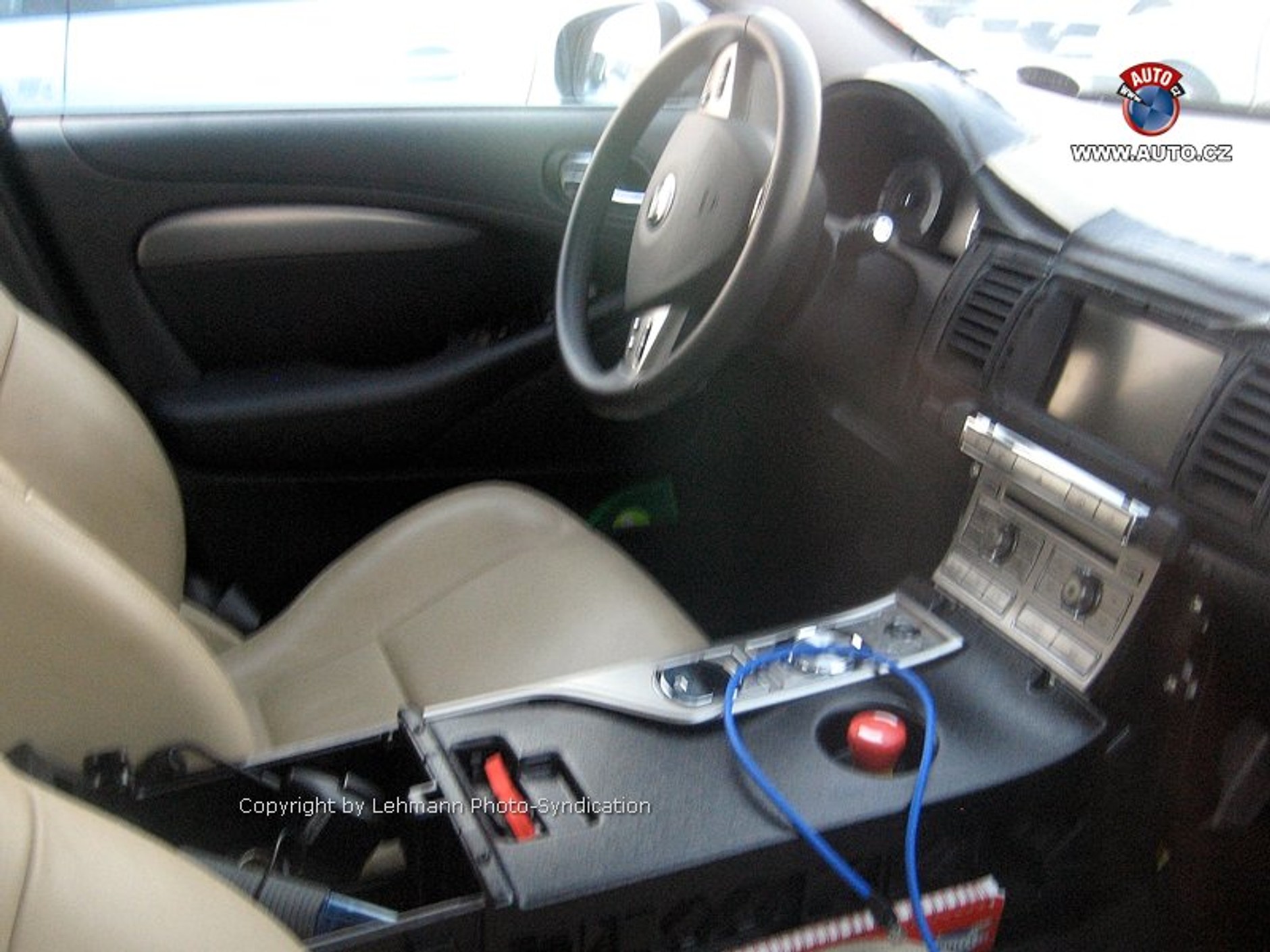 Zdjęcia szpiegowskie: Jaguar XF – sedan to tylko początek