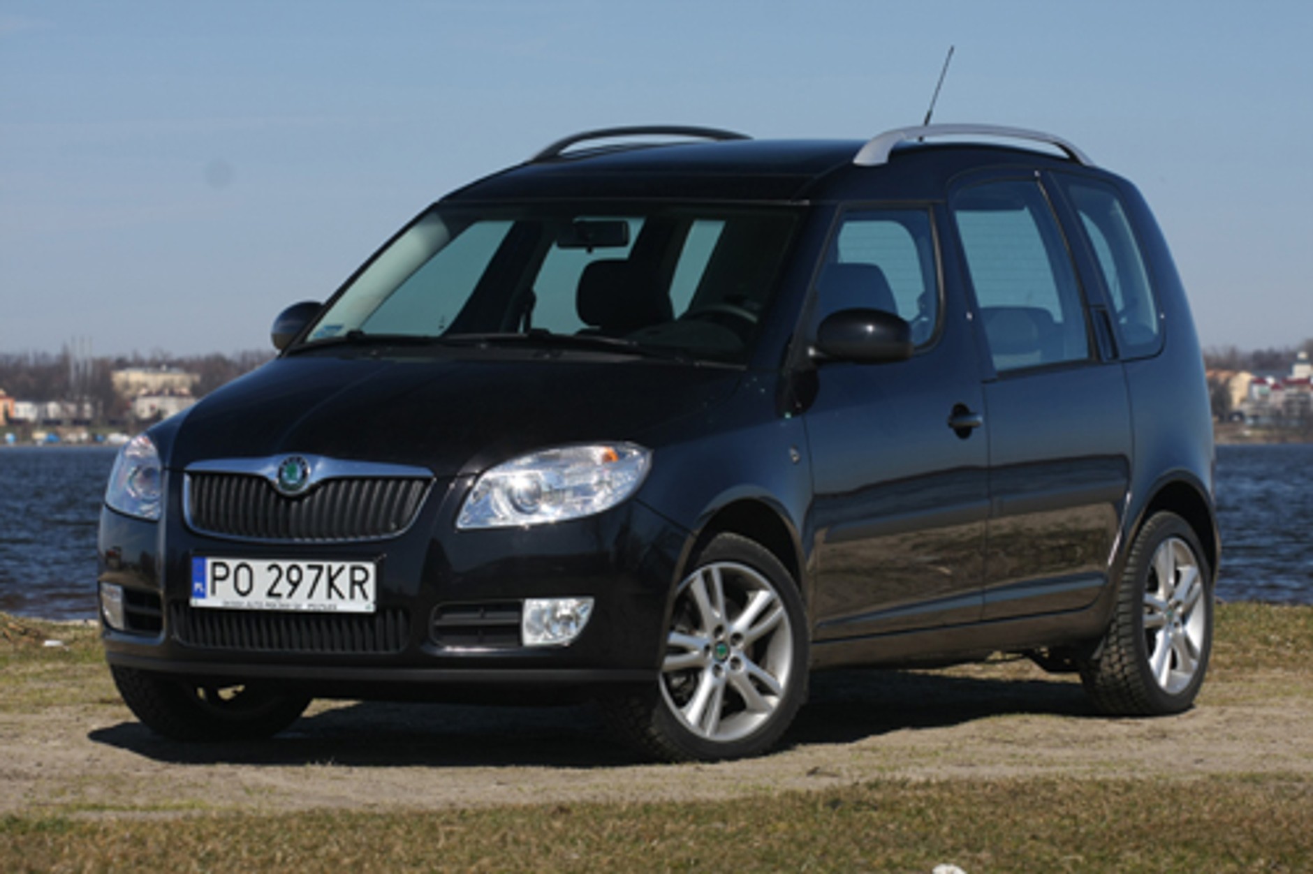 Citroen C3 Picasso kontra Skoda Roomster - Nie szata zdobi, ale...