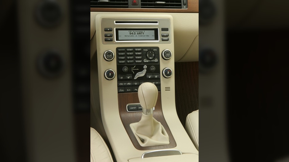 Volvo V70 2.4 D5 Summum - Szwedzki w każdym calu