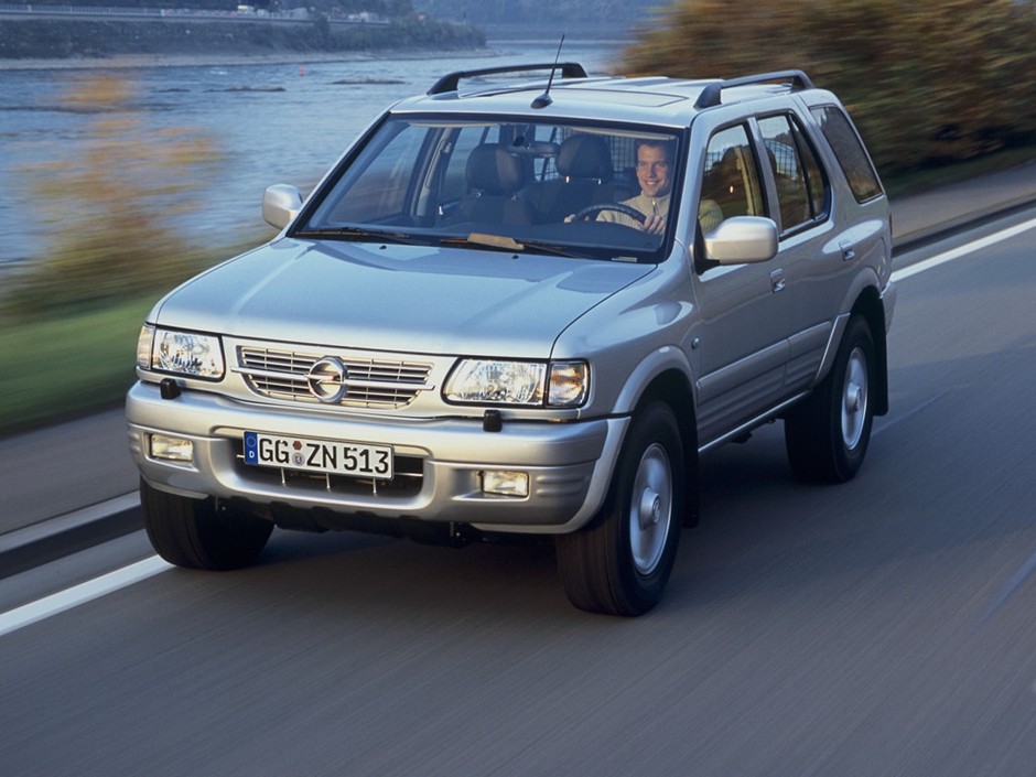 Opel Frontera dwudziestolatkiem