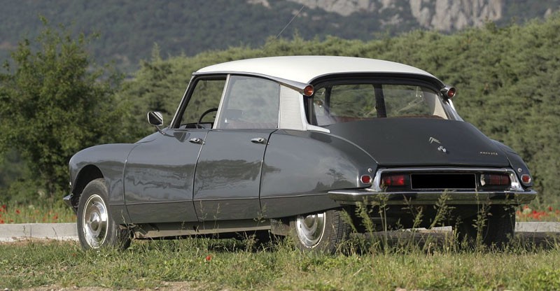 50 kultowych aut w Paradzie Zabytkowych Citroënów w Warszawie (3.10)
