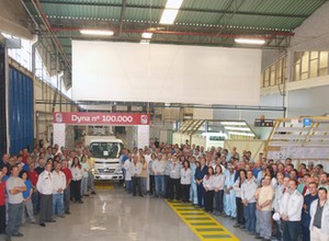 Toyota Dyna razy 100 000