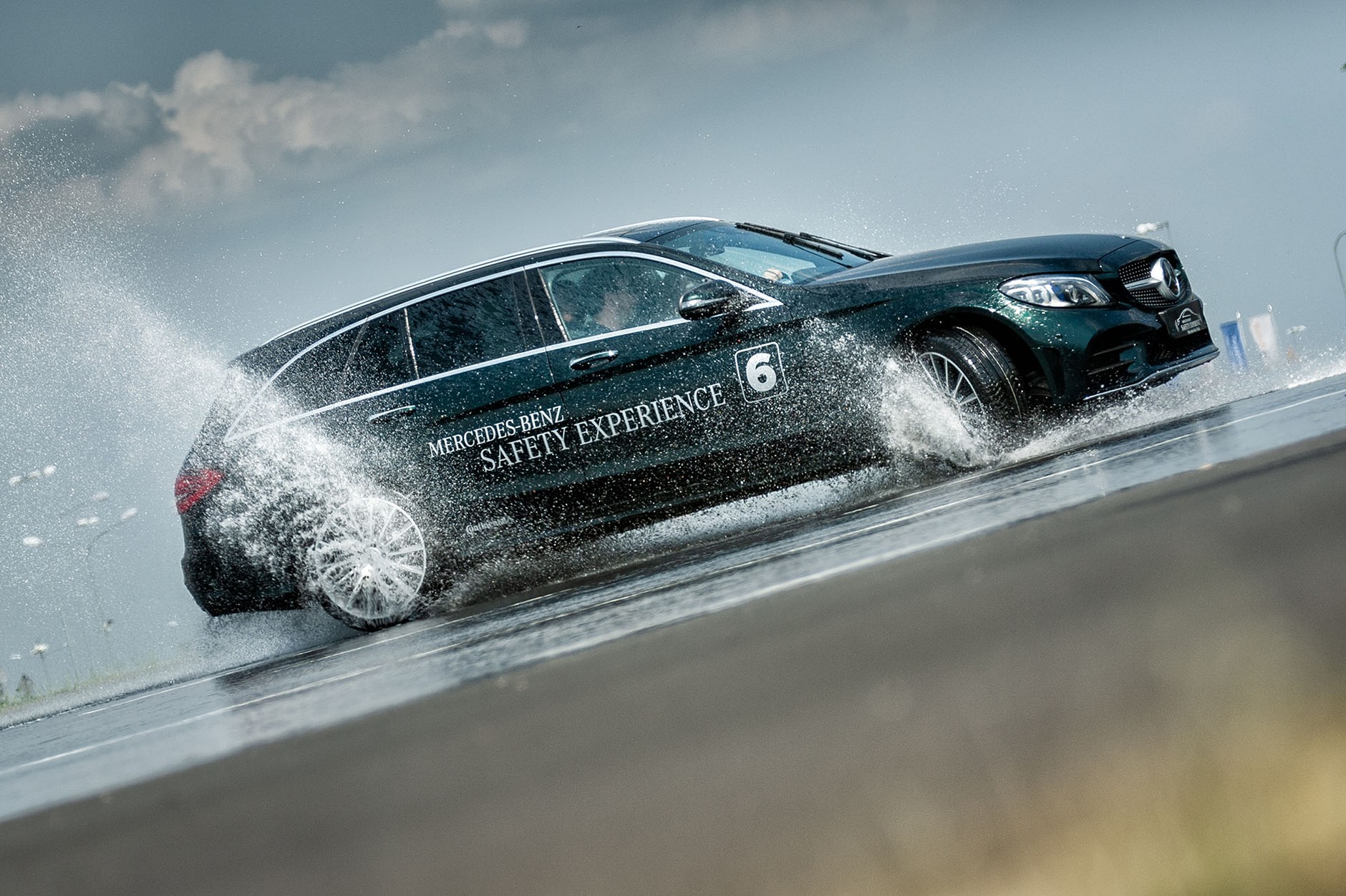 Mercedes-Benz Safety Experience - zrozumieć zachowanie samochodu