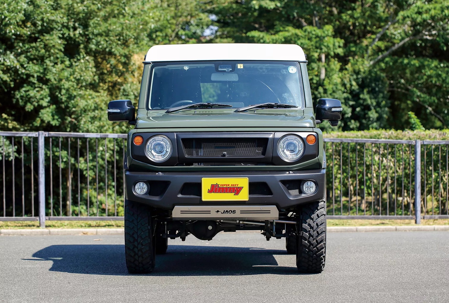 Suzuki Jimny z namiotem dachowym Kamado Canotier J3