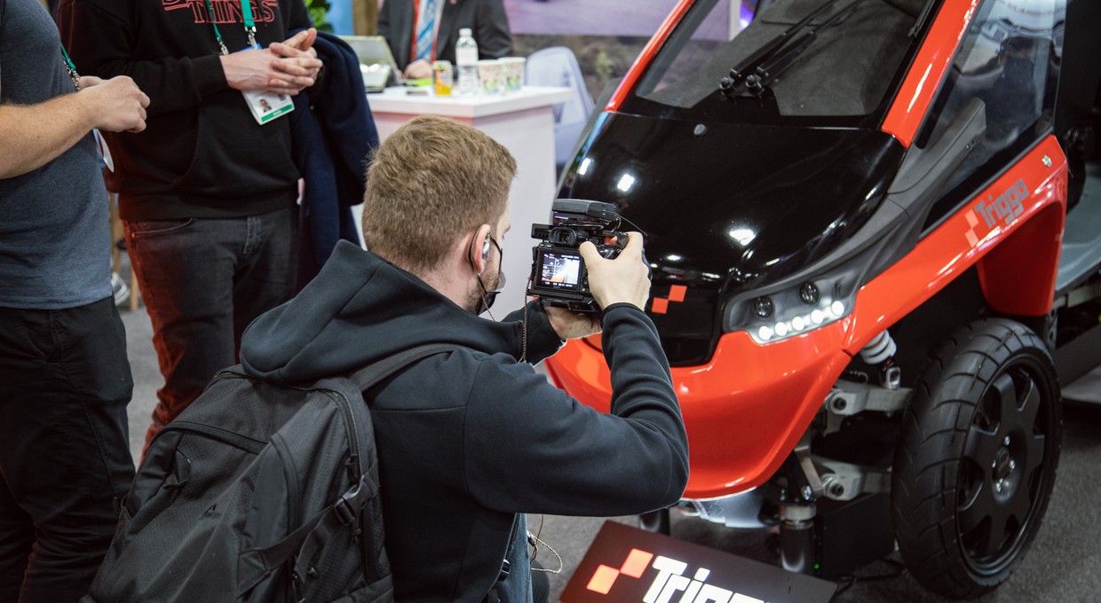 Topowe premiery na CES 2022. Zmieniające kolor BMW, luksusowy elektryk Mercedesa oraz polski Triggo, który zaginął w przeddzień targów!