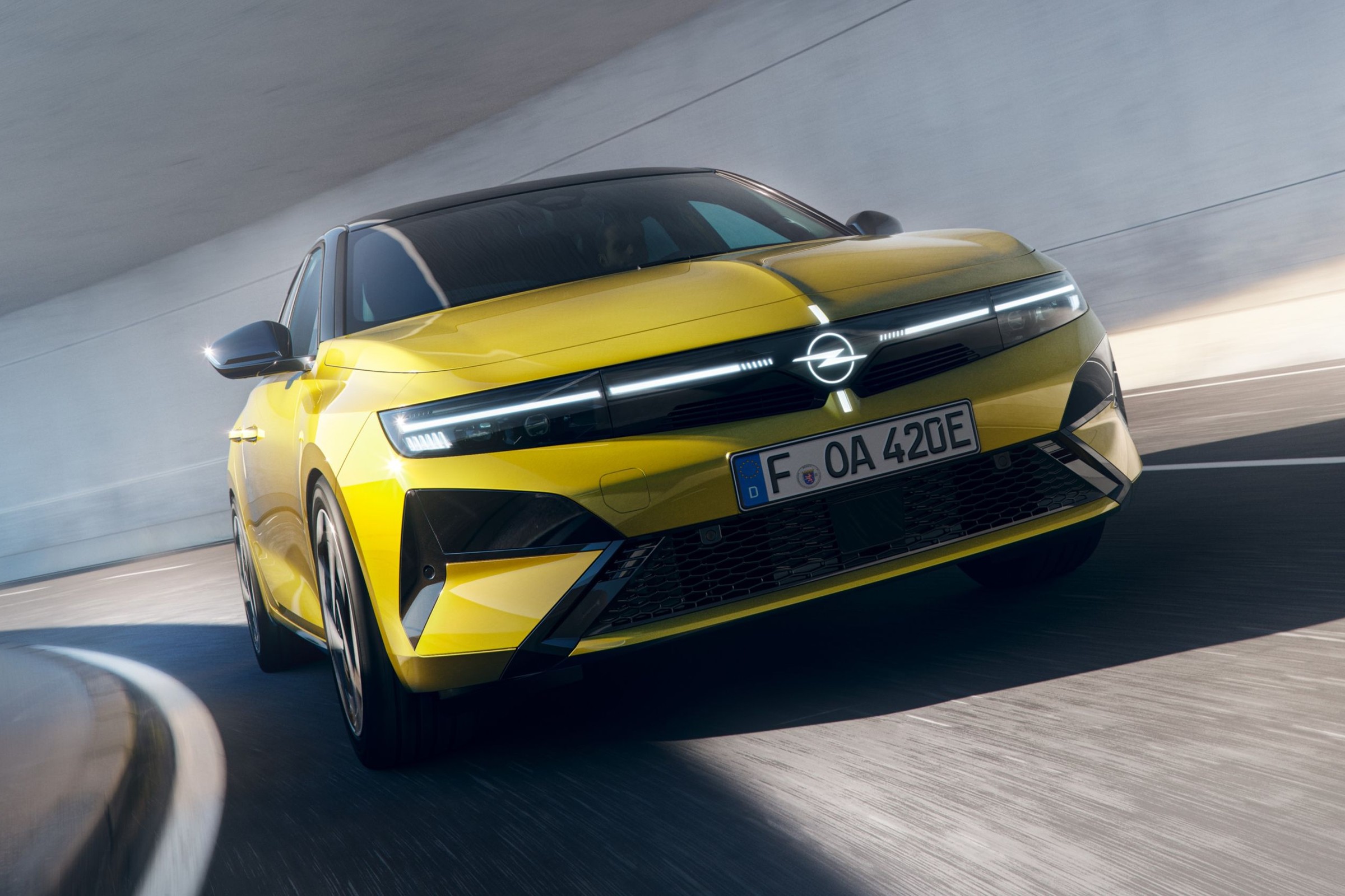 Opel ujawnił polskie ceny zmodernizowanej Astry. Wybieram najbardziej opłacalną wersję