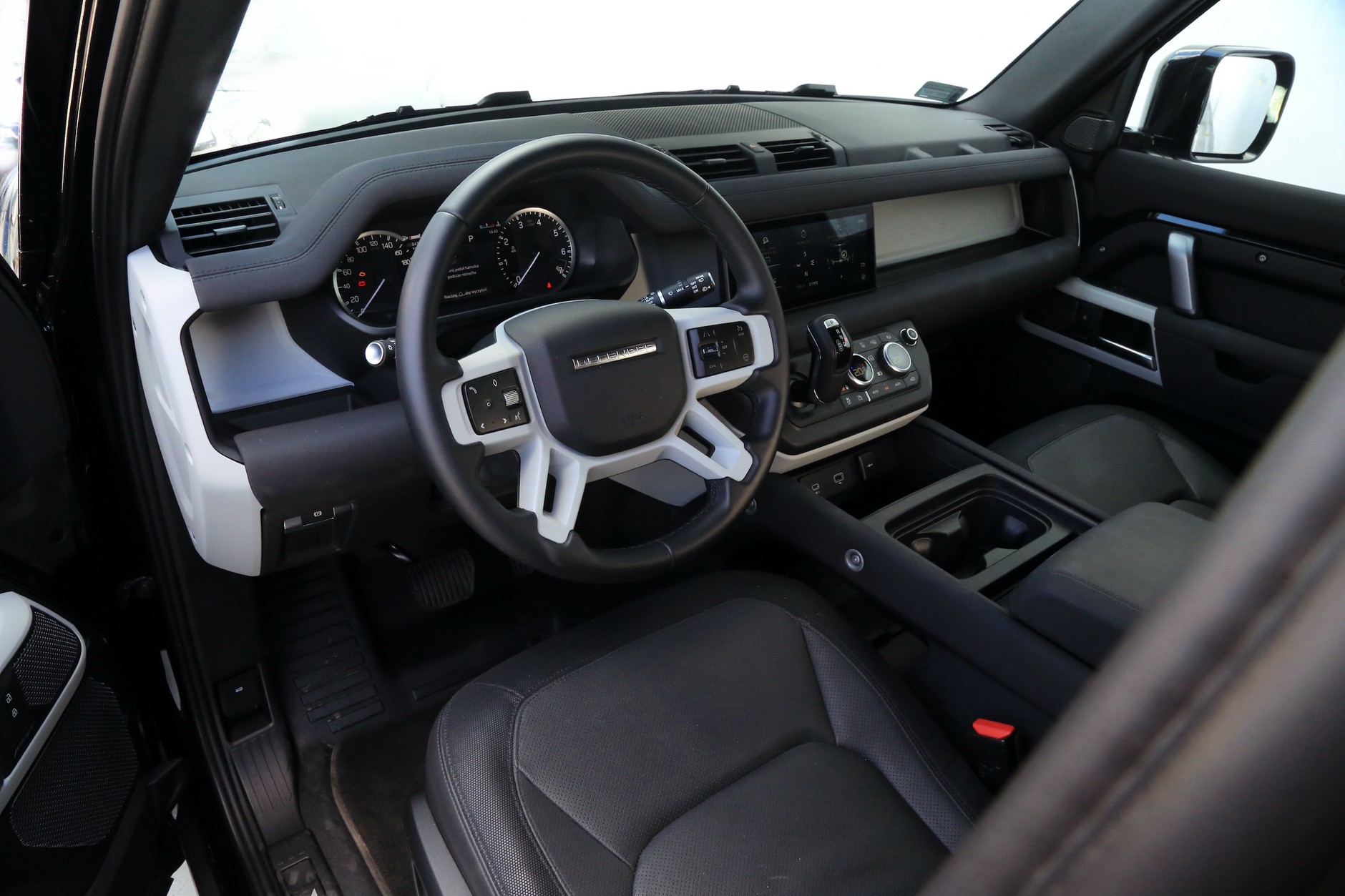 Land Rover Defender 110