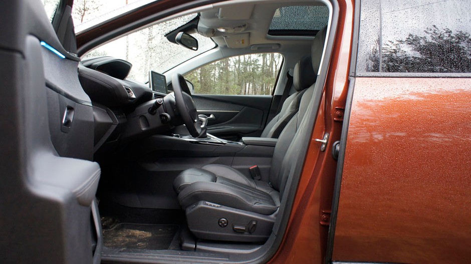 Peugeot 3008 już w standardzie ma klimatyzację, i-cockpit i elektrycznie sterowane szyby