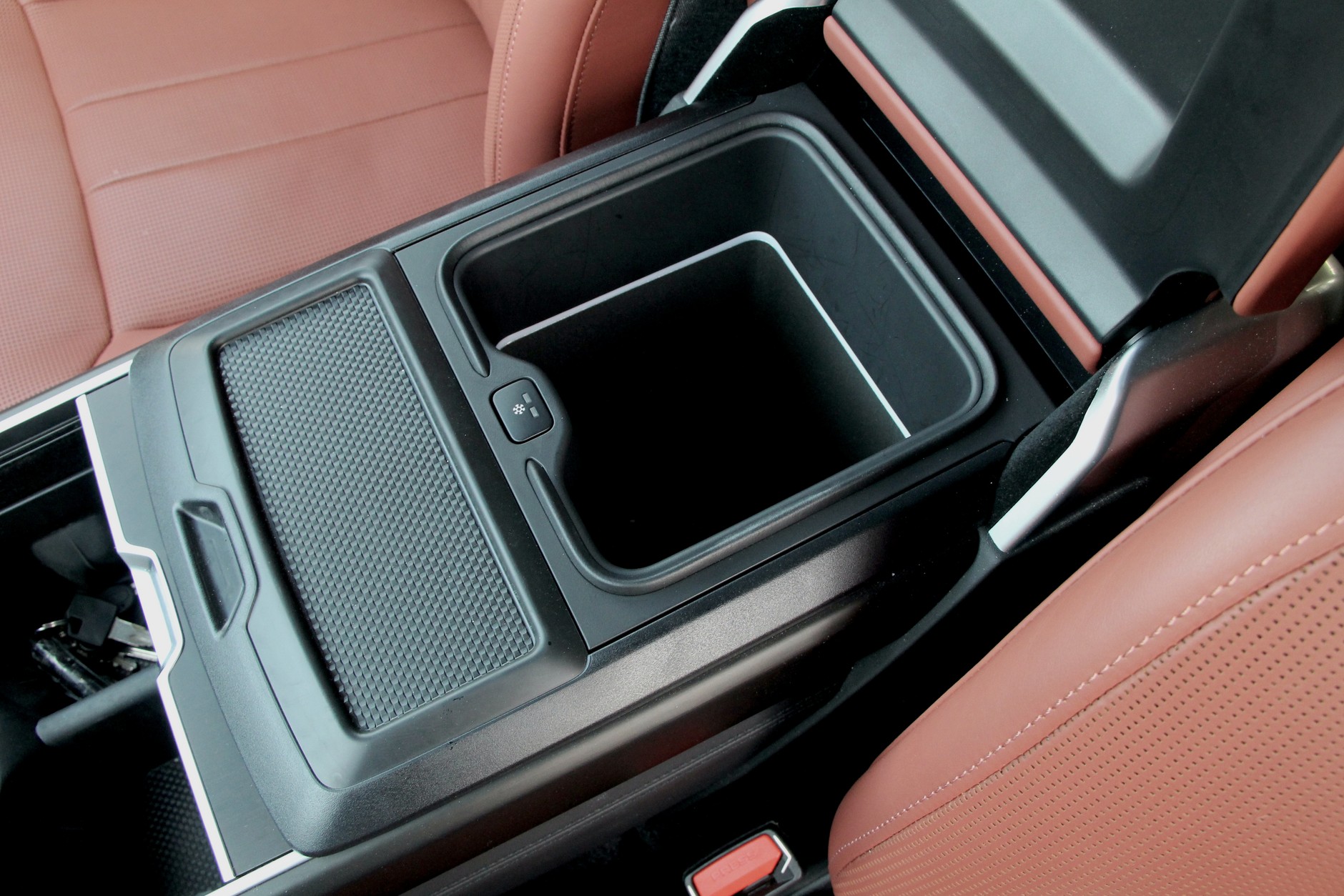 Range Rover 4.4 V8 SV LWB