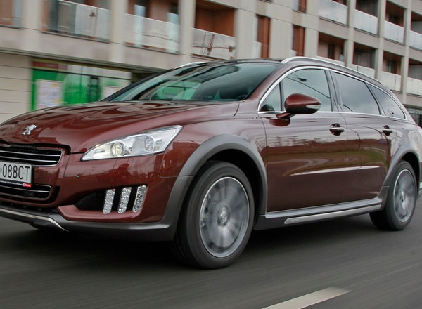 Peugeot 508 RXH: scout po francusku