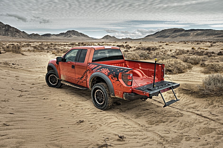 Ford F-150 SVT Raptor dla szybkiego farmera