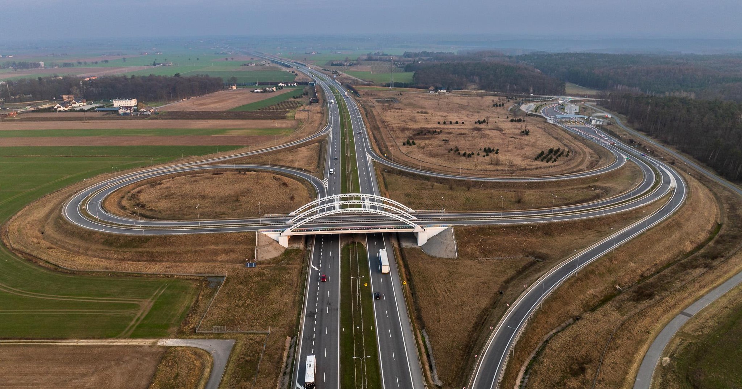 Widok z góry na autostradę A1 w rejonie węzła Włocławek Północ