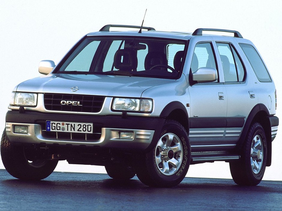 Opel Frontera dwudziestolatkiem