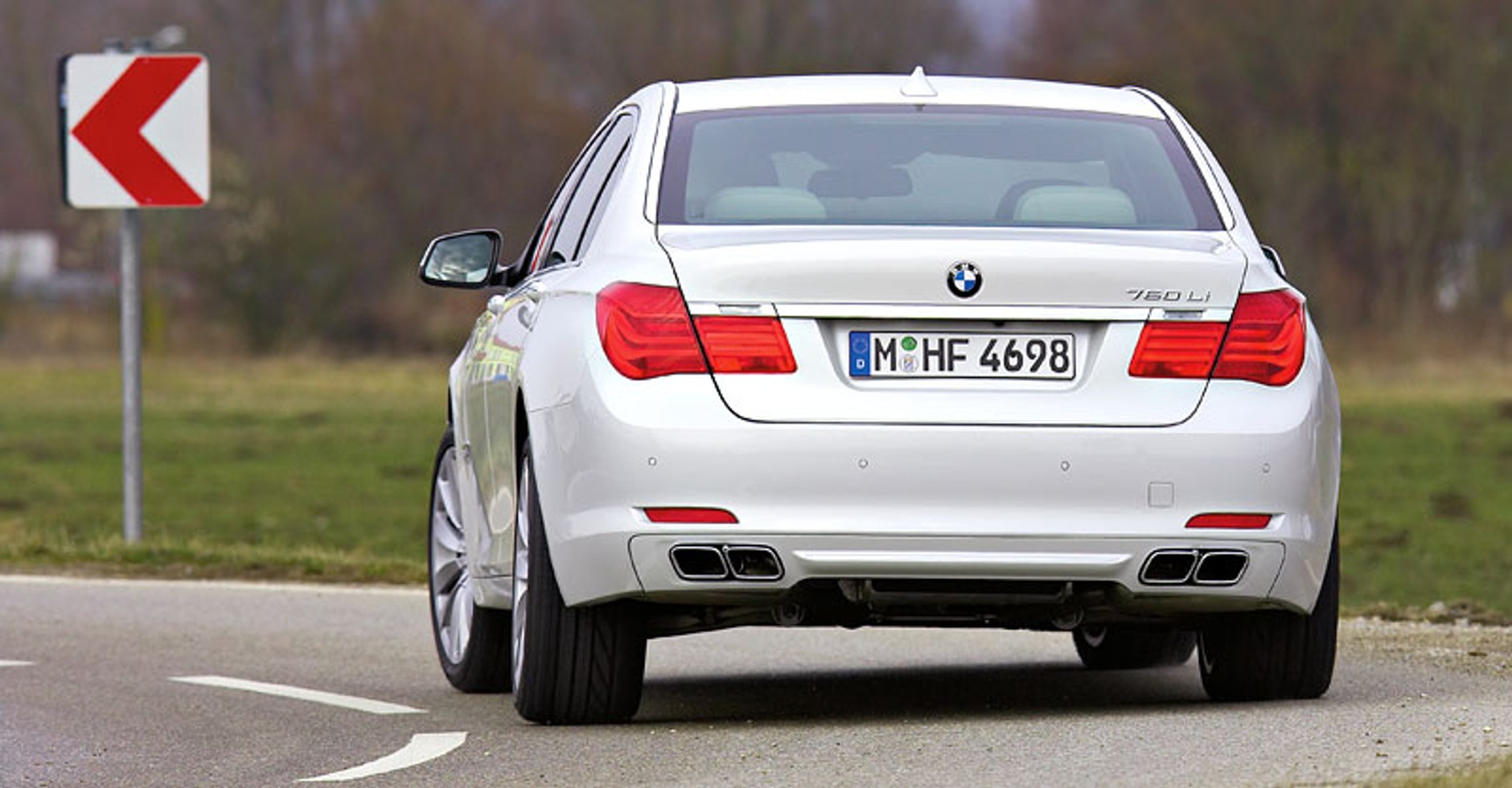 BMW 760i – nowy silnik 6,0 V12 i 8-biegowy automat