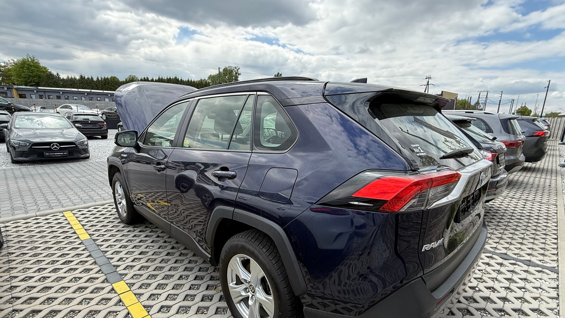 Toyota RAV4 piątej generacji, rocznik 2020