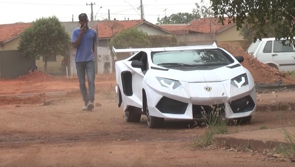 To kiedyś był Fiat Uno - kosmiczna replika Lamborghini Aventador
