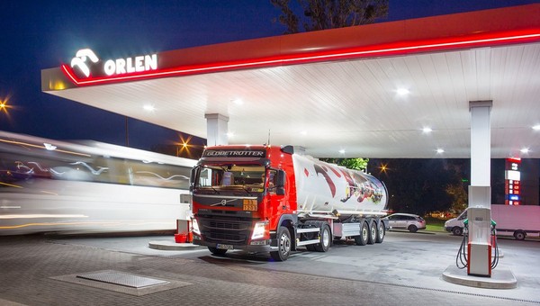 Jak tarcza antyinflacyjna obniża ceny paliw w Polsce?