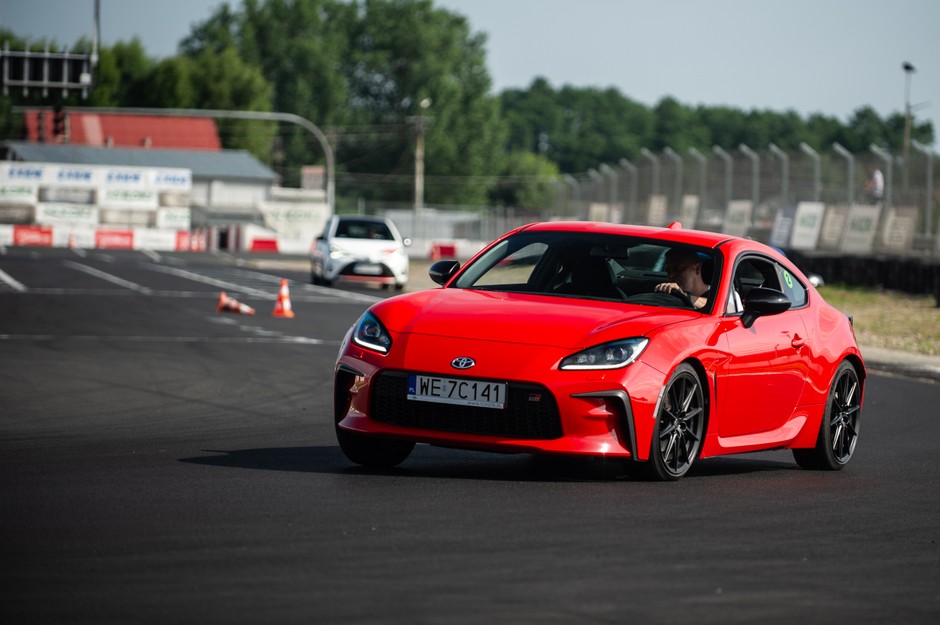 Toyoty linii GR i GR SPORT