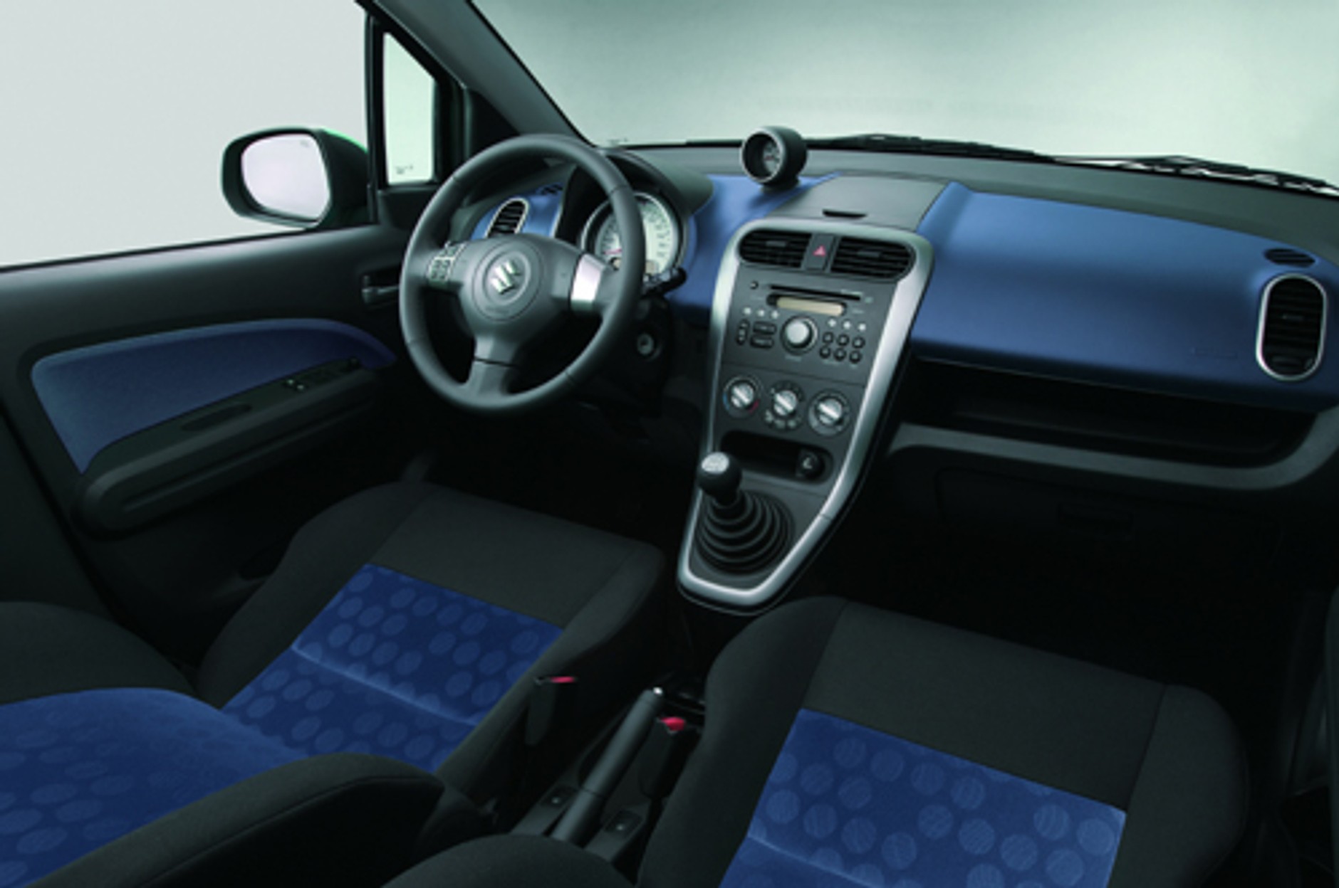 Suzuki Splash - Mały olbrzym