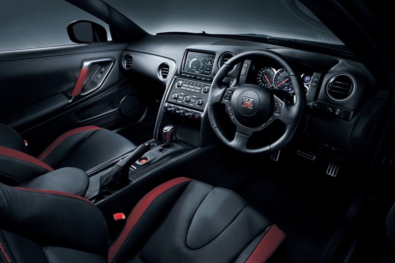 Nissan GT-R – RRRRRRRrrrrrrrrrrrr!