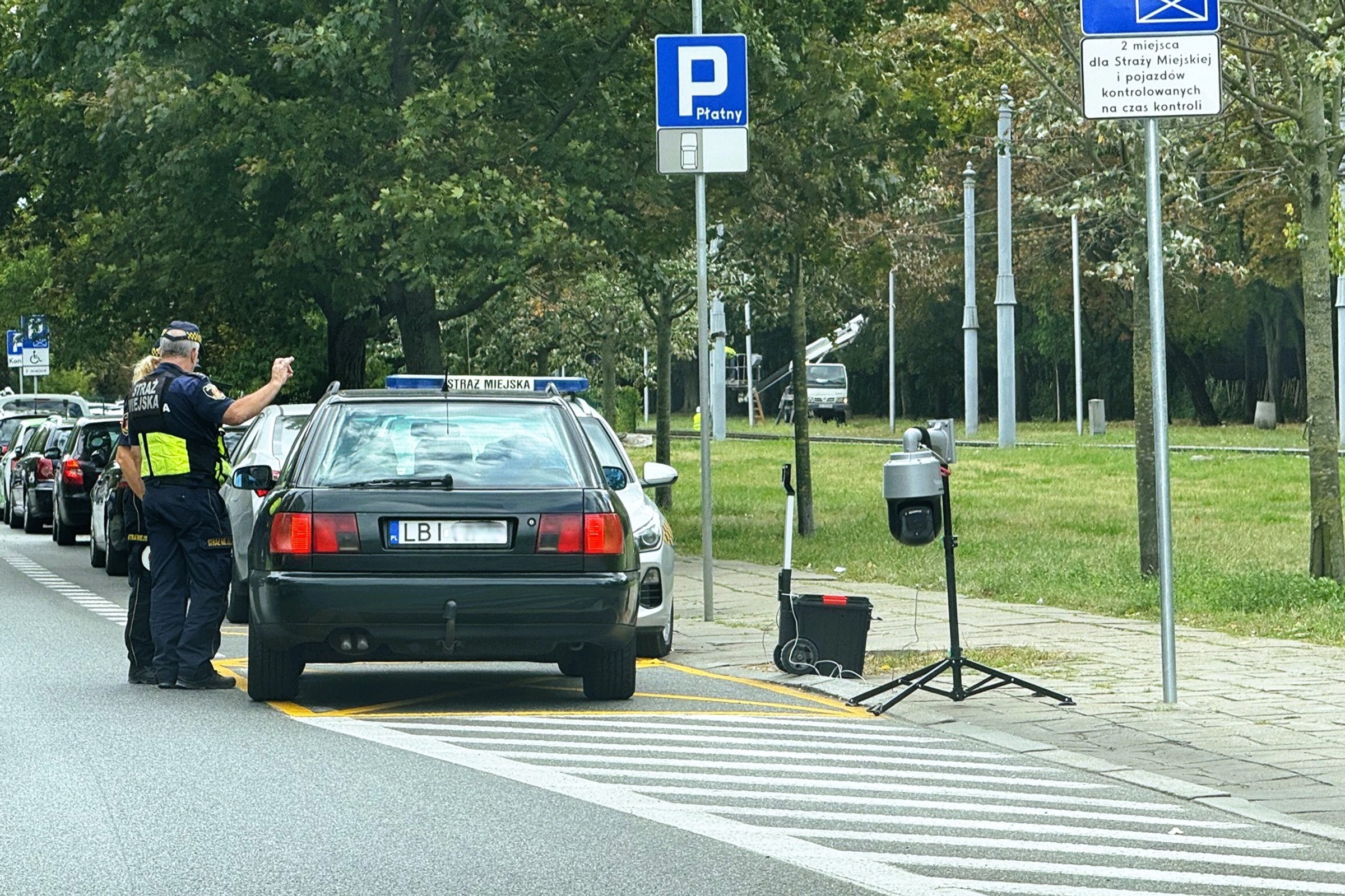 Resort: z Warszawy będzie musiało wyjechać 130 tys. aut. Ratusz na to: nie do końca