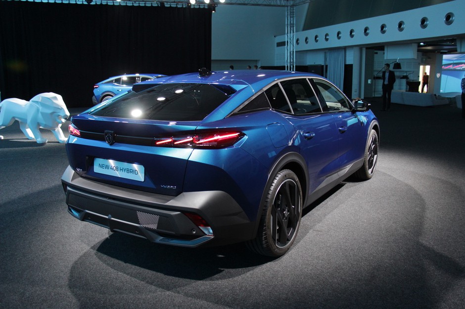 Peugeot 408