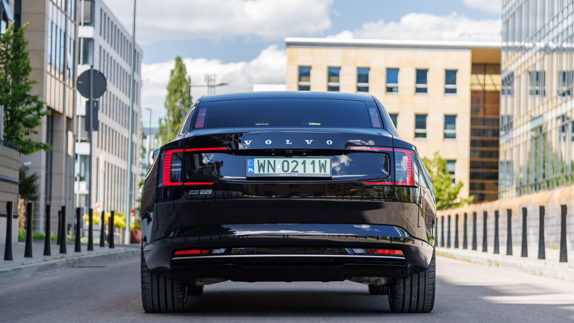 Volvo ES90
