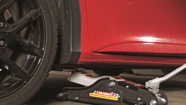 Najbardziej użyteczny w garażu typ podnośnika: tzw. żaba wcale nie musi być drogi. Najtańsze kosztują zaledwie kilkadziesiąt złotych