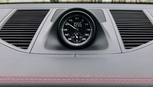 Jak przestawić zegarek w samochodzie, jeśli nie ustawi się automatycznie?