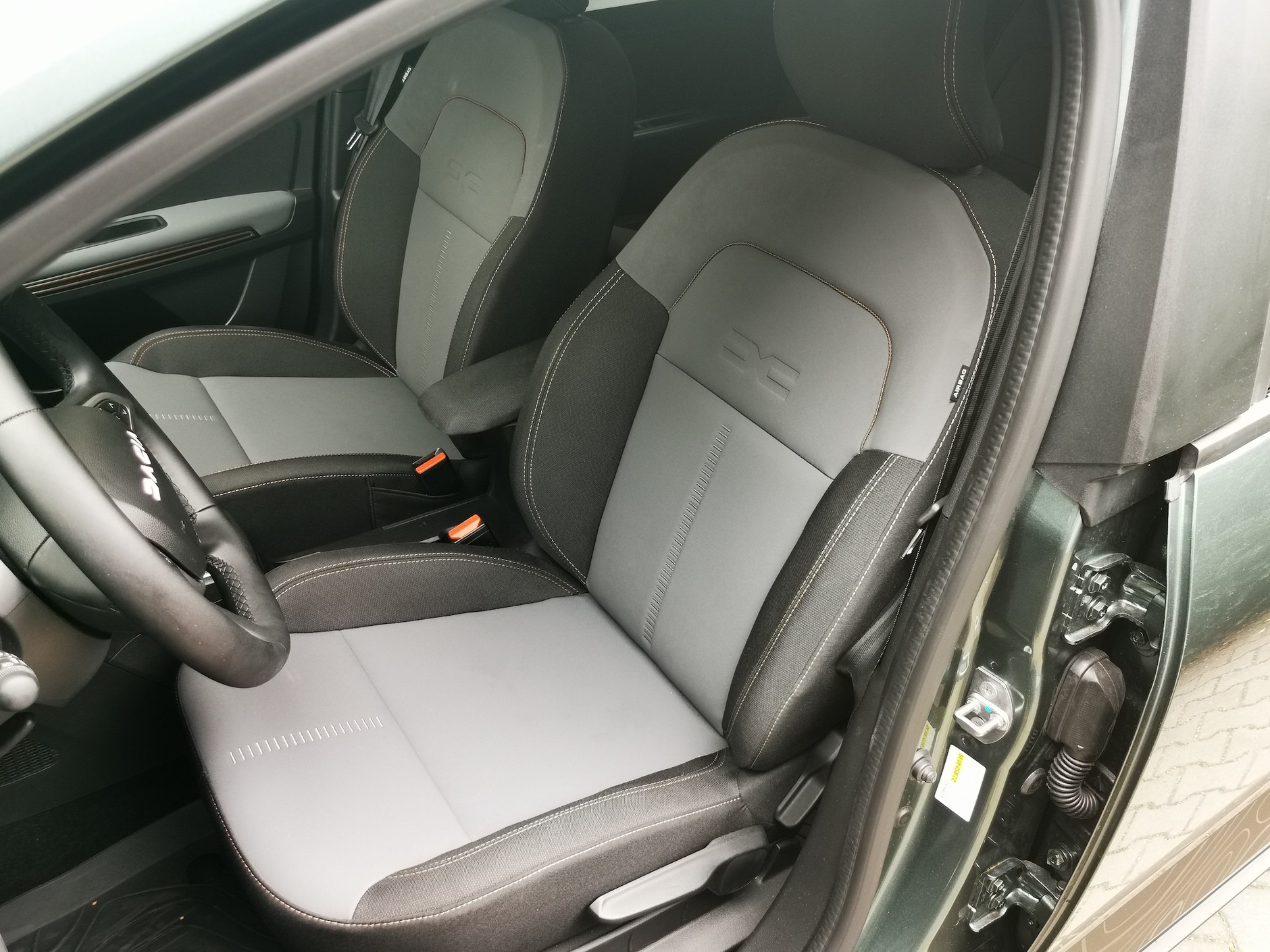 Dacia Jogger Extreme ECO G-100 LPG z wyposażeniem kempingowym