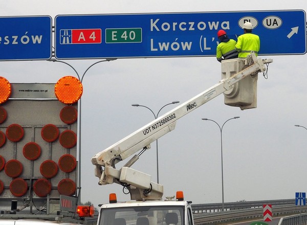 Rozpoczęto montaż tablic z polskimi nazwami zagranicznych miejscowości