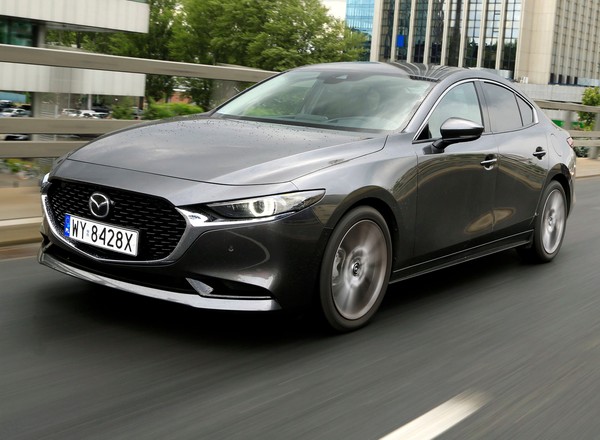 Mazda 3 Sedan 2.0 Skyactiv-G – sprawia wiele przyjemności