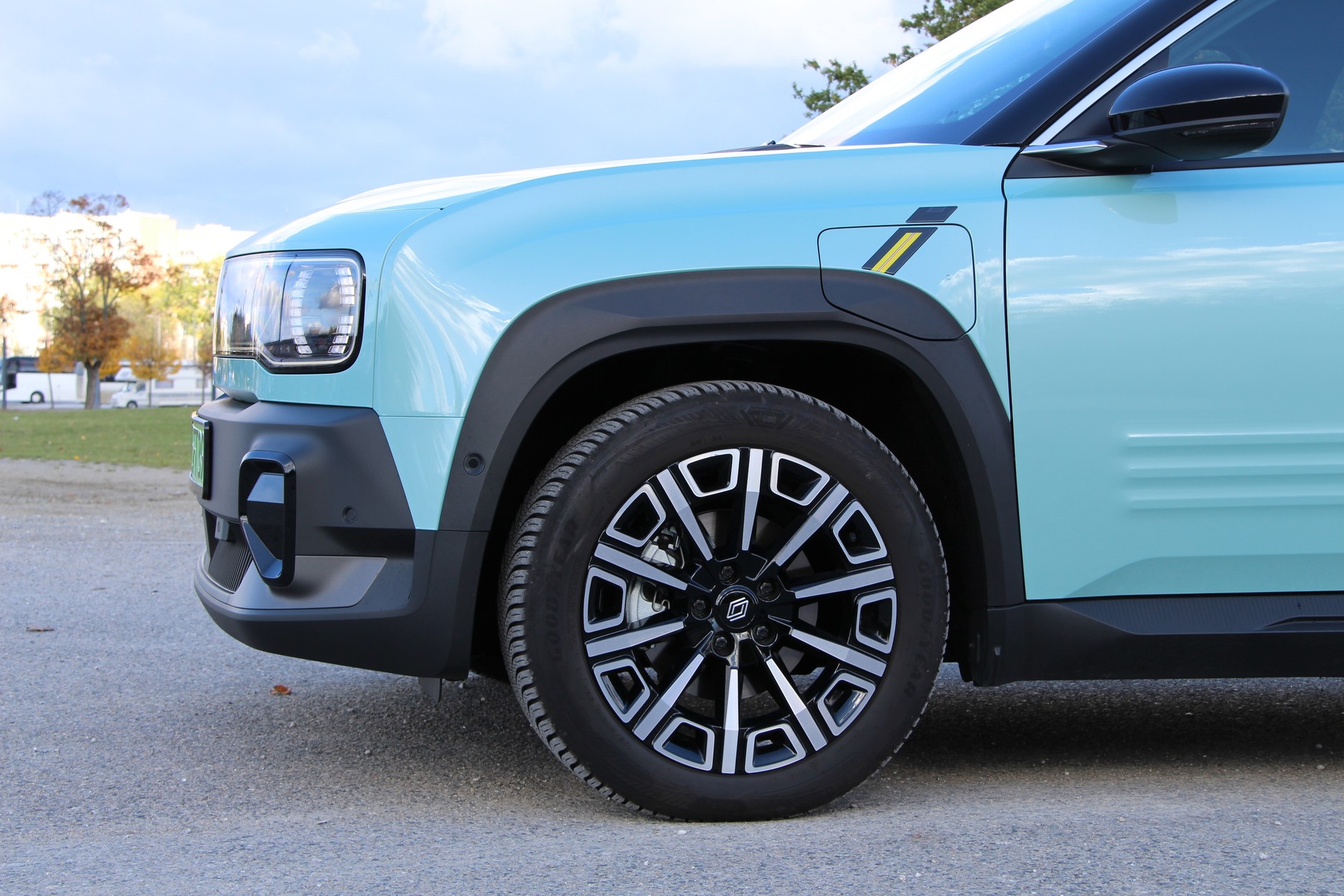 Renault 4 E-Tech Iconic