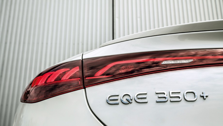 Mercedes EQE 350+ (2022)