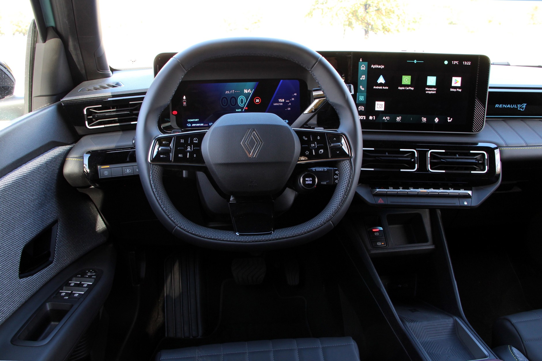 Renault 4 E-Tech Iconic