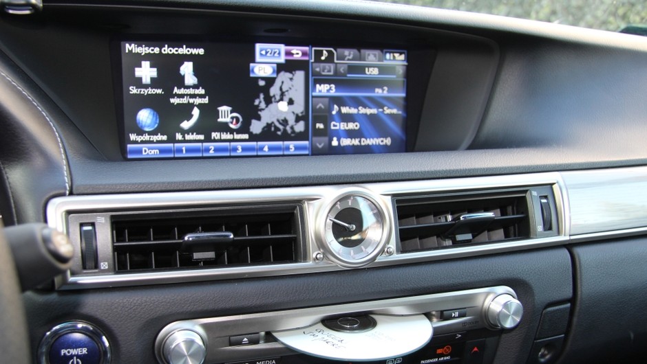 Lexus GS 450h z systemem Mark Levinson. 