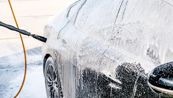 Driver,Washing,Car,With,Contactless,High,Pressure,Water,Jet,equipment,Pump