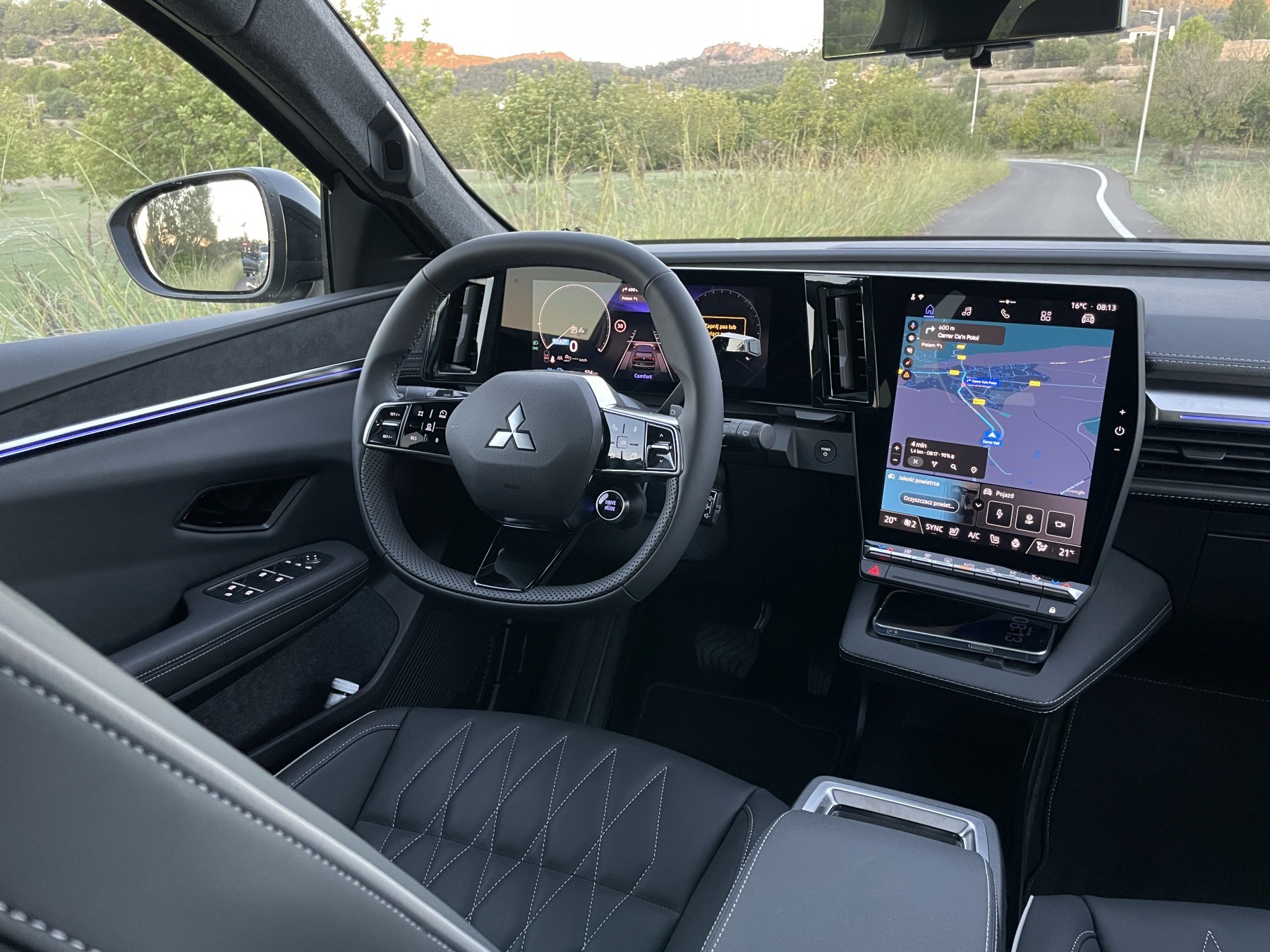 Mitsubishi Eclipse Cross ma znacznie nowocześniejsze wnętrze