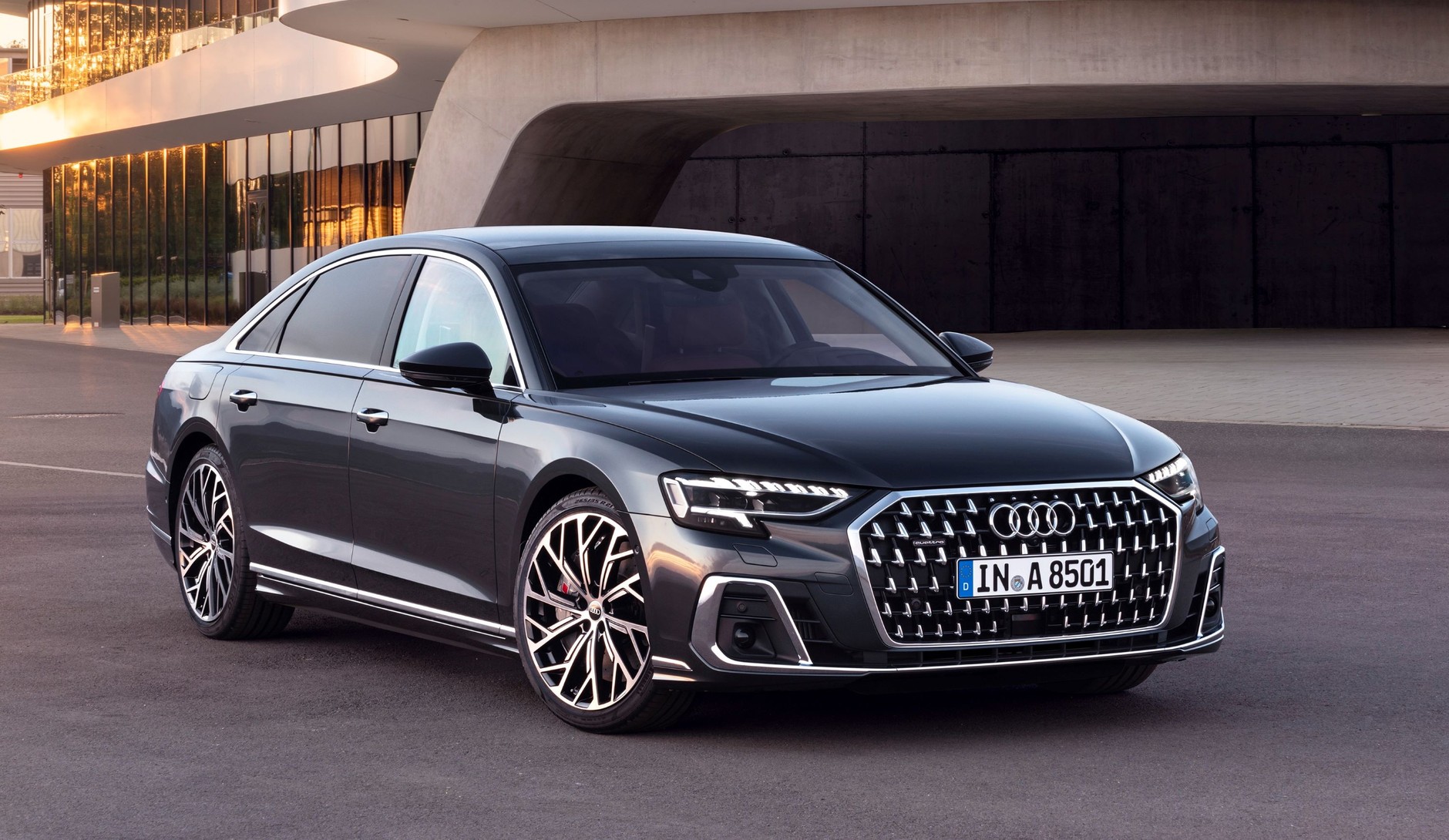 Audi A8 (czwarta generacja; od 2017 r.) z obręczami Audi Sport Evo za 25 tys. 930 zł