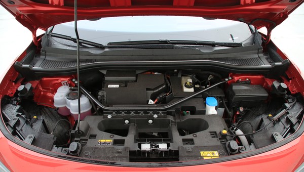 Kupił używanego elektryka z gwarancją. Auto od siedmiu miesięcy stoi w serwisie