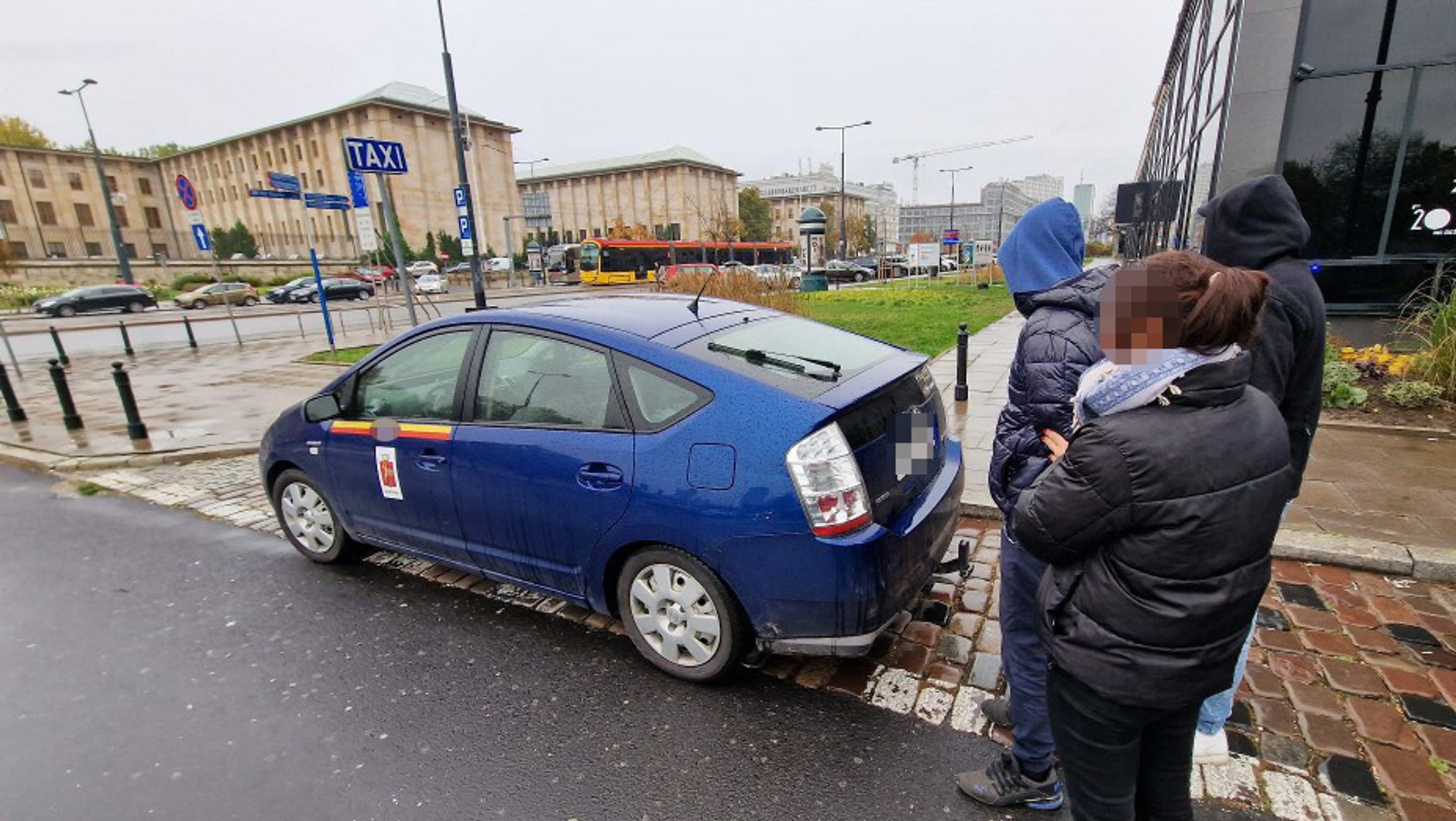 Zatrzymany przez policjantów mężczyzna podejrzany o kierowanie samochodem pod wpływem narkotyków