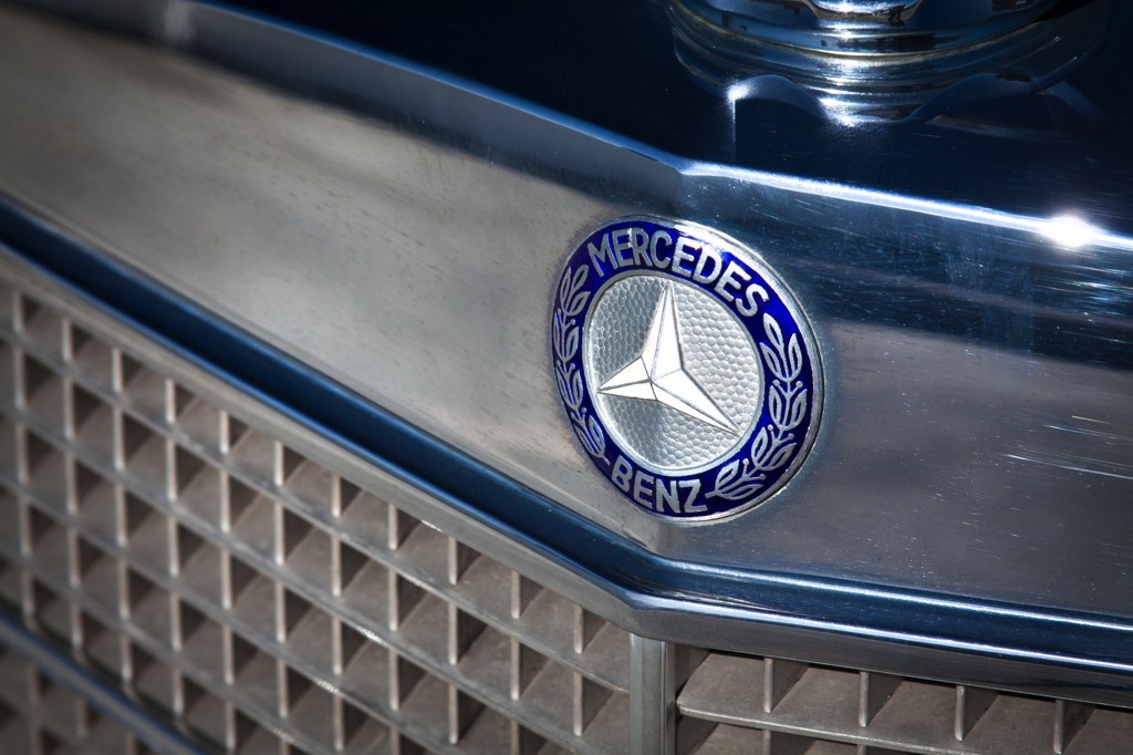 Bezcenny Mercedes Nicholsona