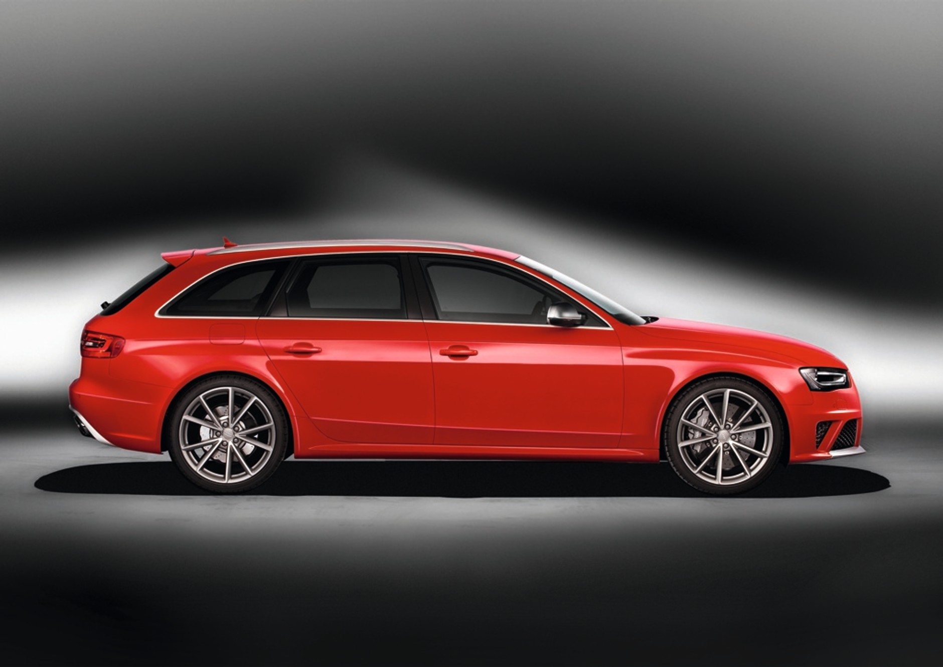 Audi RS4 Avant: Rodzinny sportowiec