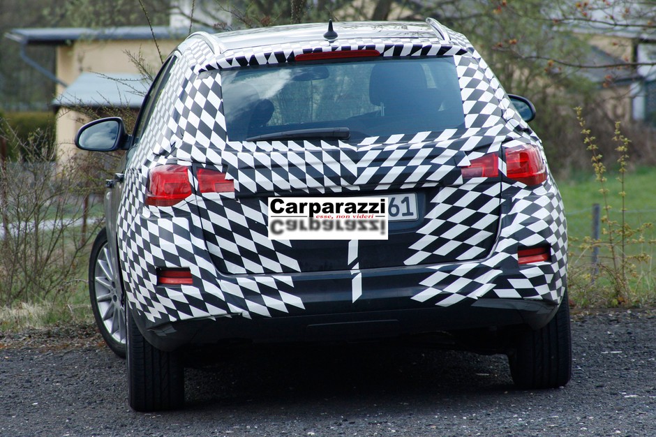 Zdjęcia szpiegowskie: Opel Astra Sports Tourer już w Paryżu