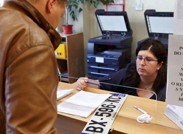 Rejestracja samochodu w czasach pandemii - wyzwanie dla cierpliwych